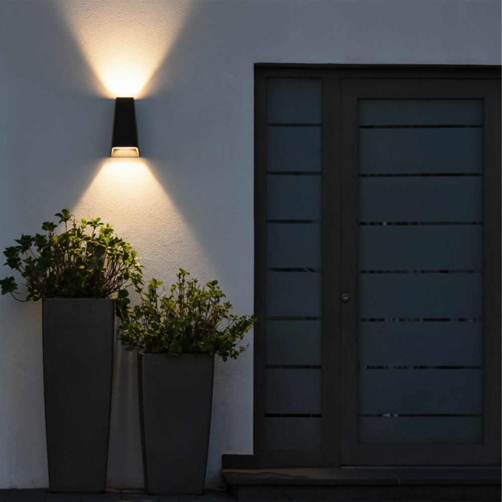 kelvo® FLUX KLV-101-0119 Φωτιστικό Τοίχου - Απλίκα LED 6W 750lm 30° AC 220-240V Αδιάβροχο IP65 Θερμό Λευκό 2700K - Bridgelux COB Chip & TÜV SÜD Driver - Μαύρο Ματ - Μ5 x Π8.5 x Υ17cm - 5 Χρόνια Εγγύηση